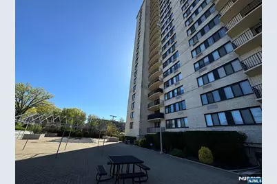1590 Anderson Avenue 2F #2F, Fort Lee, NJ 07024 - Photo 19