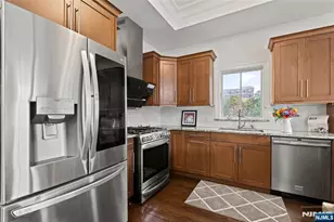 1600 Kaufers Ln 4, Fort Lee, NJ 07024 - Photo 5
