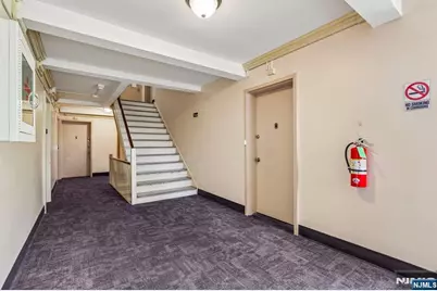 3060 Edwin 3D #3D, Fort Lee, NJ 07024 - Photo 3