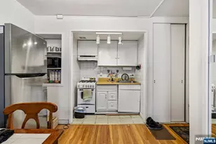 3060 Edwin 3D, Fort Lee, NJ 07024 - Photo 7