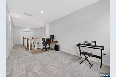 8 Veterans Drive, Wood Ridge, NJ 07075 - Photo 23