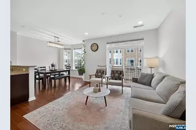 8 Veterans Drive, Wood Ridge, NJ 07075 - Photo 9