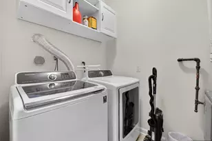 8 Veterans Dr, Wood Ridge, NJ 07075 - Photo 37