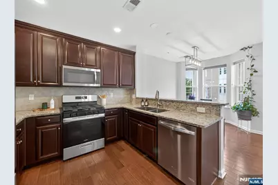 8 Veterans Drive, Wood Ridge, NJ 07075 - Photo 15