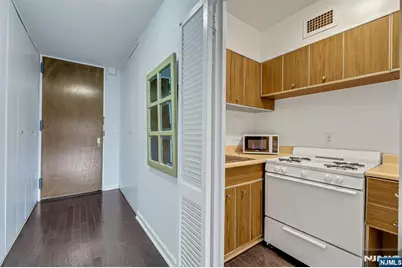 6 Horizon #306, Fort Lee, NJ 07024 - Photo 13