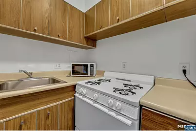 6 Horizon #306, Fort Lee, NJ 07024 - Photo 15