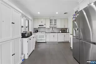 1435 14th St, Fort Lee, NJ 07024 - Photo 13