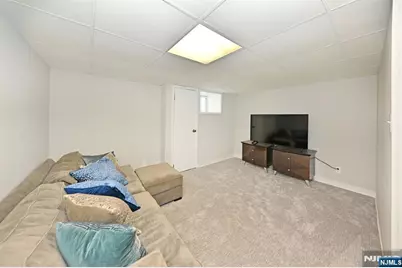 115 Forest Place, Rochelle Park Township, NJ 07662 - Photo 11