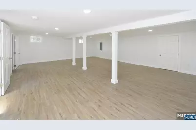 385 Goffle Road 1st Floor #1st Floor, Ridgewood, NJ 07450 - Photo 15