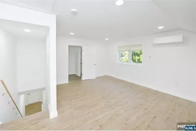 385 Goffle Road 2nd Floor #2nd Floor, Ridgewood, NJ 07450 - Photo 3