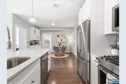 302 Palisade Avenue 404 #404, Jersey City, NJ 07307 - Photo 5