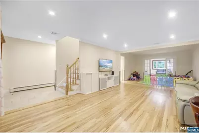 99 Lambert Place, Paramus, NJ 07652 - Photo 5