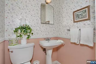 222 Merritt Dr, Oradell, NJ 07649 - Photo 33