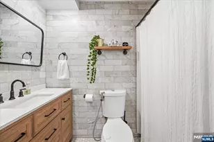 300 Winston Dr L5, Cliffside Park, NJ 07010 - Photo 19