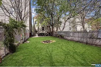 580 Hunterdon Street, Newark, NJ 07108 - Photo 17