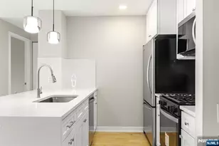 310 Hudson Park 310, Edgewater, NJ 07020 - Photo 9