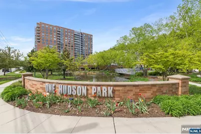 310 Hudson Park 310 #310, Edgewater, NJ 07020 - Photo 1