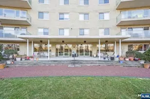 377 S Harrison Street 15D, East Orange, NJ 07018 - Photo 17