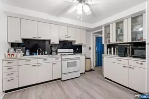 2453 1st St, Fort Lee, NJ 07024 - Photo 37