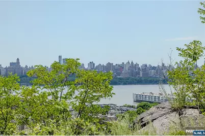 250 Gorge 21E #21E, Cliffside Park, NJ 07010 - Photo 23