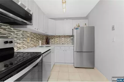 250 Gorge 21E #21E, Cliffside Park, NJ 07010 - Photo 5