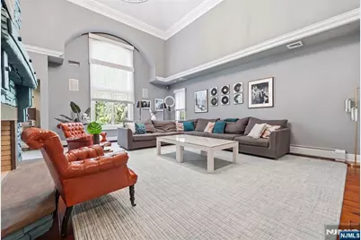 305 Blauvelt Court, Paramus, NJ 07652 - Photo 11
