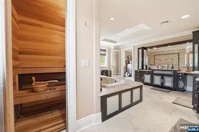 305 Blauvelt Court, Paramus, NJ 07652 - Photo 39