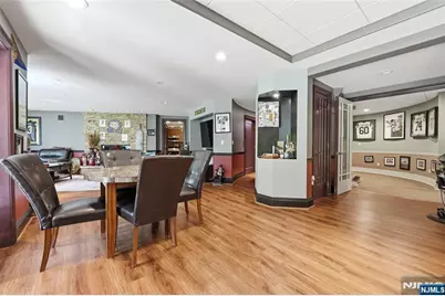 305 Blauvelt Court, Paramus, NJ 07652 - Photo 37