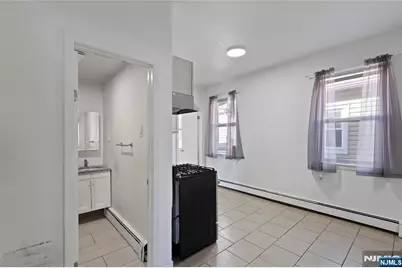 676 Chestnut 2 #2, Kearny, NJ 07032 - Photo 11
