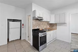 676 Chestnut 2, Kearny, NJ 07032 - Photo 13