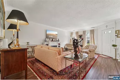 22 Eakens Court, Mahwah, NJ 07430 - Photo 5