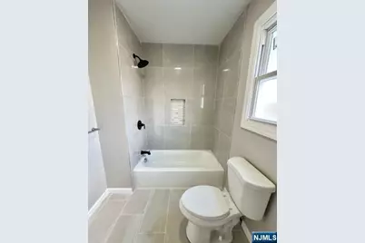 105 7th Street, Newark, NJ 07107 - Photo 23