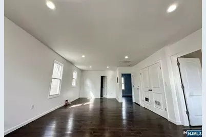 105 7th Street, Newark, NJ 07107 - Photo 17