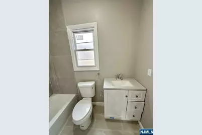 105 7th Street, Newark, NJ 07107 - Photo 25