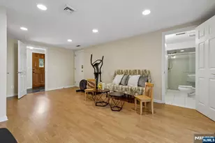 267 Pershing Ave, Ridgewood, NJ 07450 - Photo 17