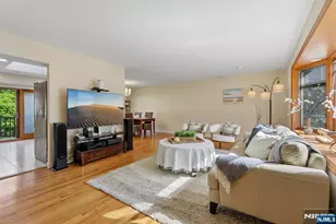 267 Pershing Ave, Ridgewood, NJ 07450 - Photo 3