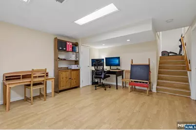 267 Pershing Avenue, Ridgewood, NJ 07450 - Photo 19