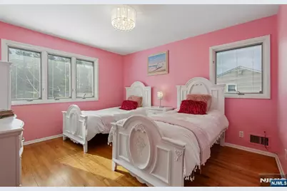 267 Pershing Avenue, Ridgewood, NJ 07450 - Photo 29