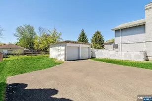 54 Gall Ave, Elmwood Park, NJ 07407 - Photo 3