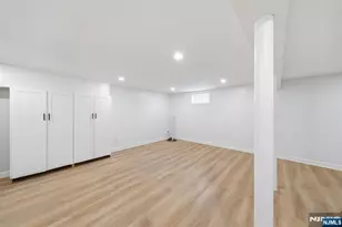 13 Dogwood Ct, Paramus, NJ 07652 - Photo 23