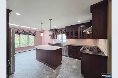 716 Holly Court 716 #716, Norwood, NJ 07648 - Photo 9