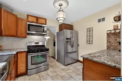 7 Spier Drive, Livingston, NJ 07039 - Photo 9