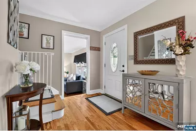 7 Spier Drive, Livingston, NJ 07039 - Photo 5