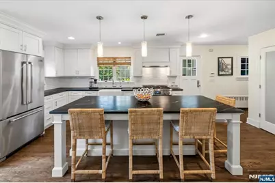 138 Melrose Place, Ridgewood, NJ 07450 - Photo 9