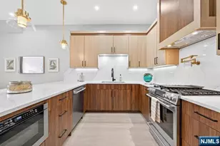 172 Griffith Street 1, Jersey City, NJ 07307 - Photo 9