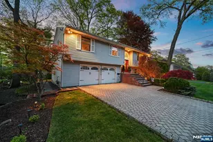27 Pennsylvania Ave, Montvale, NJ 07645 - Photo 31