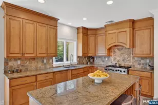 9 Heller Ct, Mahwah, NJ 07430 - Photo 17