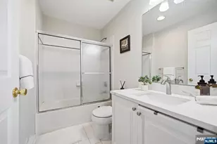 419 Hartford Dr 4020, Nutley, NJ 07110 - Photo 27