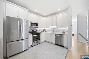 419 Hartford Dr 4020, Nutley, NJ 07110 - Photo 11