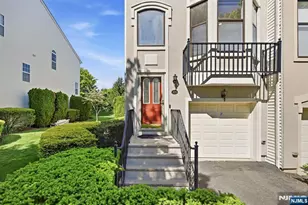 419 Hartford Dr 4020, Nutley, NJ 07110 - Photo 3